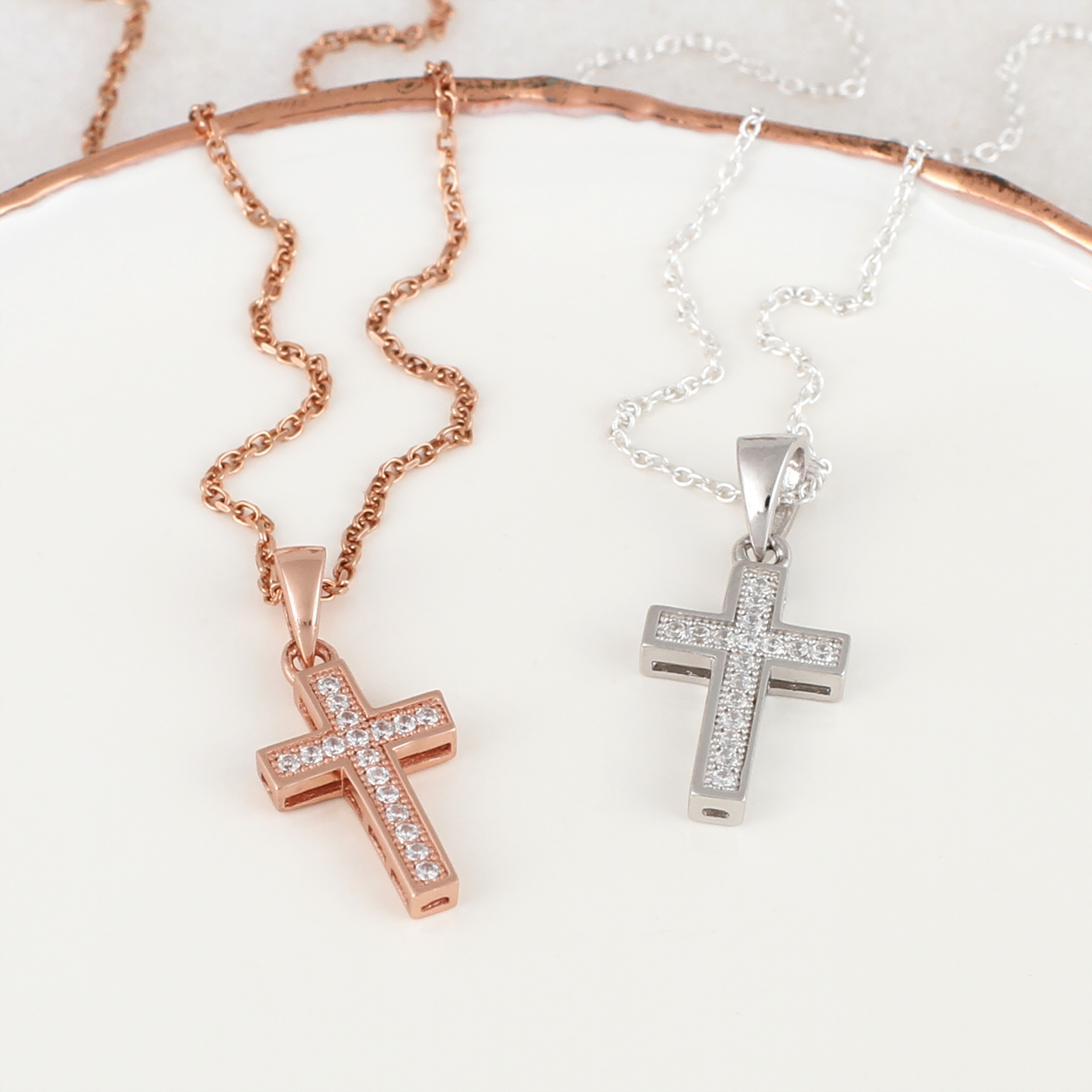 Exclusive Design Silver or Rose Gold Cross Pendant Necklace 18K Gold Plated  S925 Sterling Silver, Women's Fashion, Jewelry & Organisers, Necklaces on  Carousell